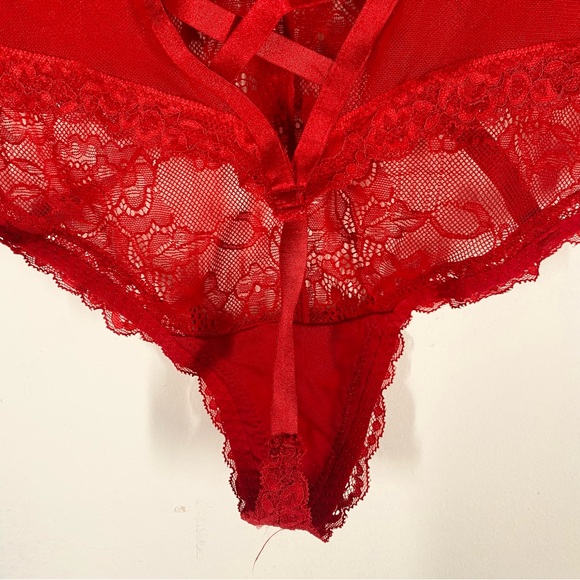 Torrid size 1 Red Lace Rhinestone Women's Thong Panties - Picture 9 of 12